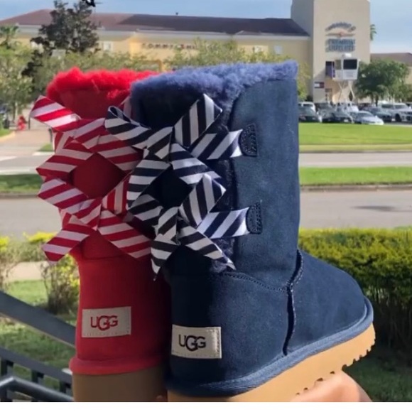 UGG Bailey Bow Diagonal Stripe Boot - Picture 2 of 10